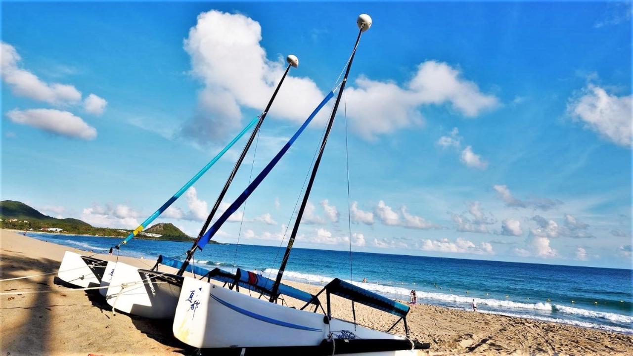 Chateau Beach Resort Kenting Eksteriør billede A Hobie 16 on the beach